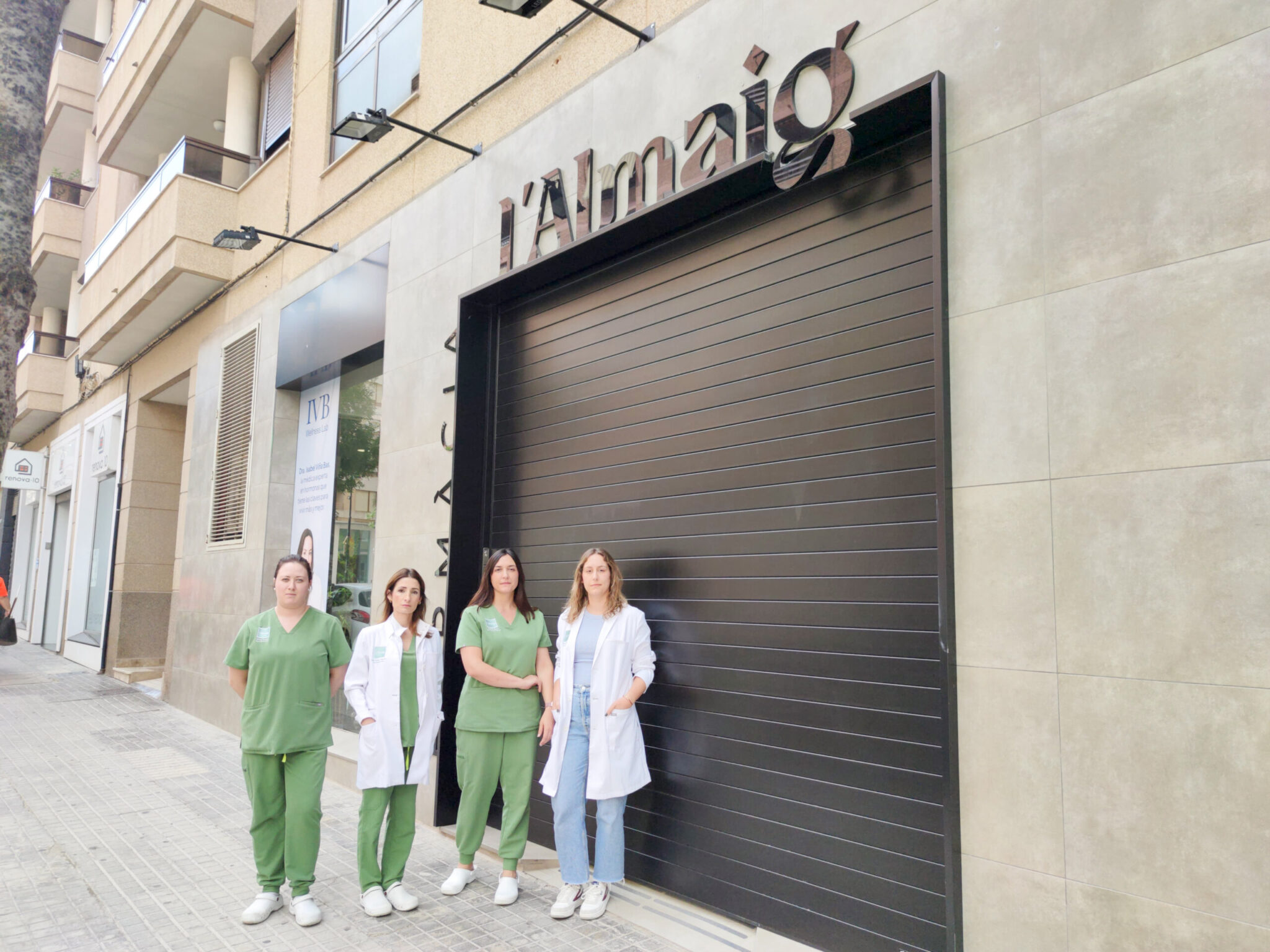 El Periòdic d'Ontinyent Les farmàcies abaixen la persiana per a protestar pels impagaments Les farmàcies abaixen la persiana per a protestar pels impagaments El Periòdic d'Ontinyent