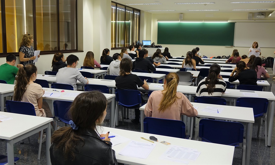 238 estudiants s'examinen de la PAU a instituts i col·legis d'Ontinyent El Periòdic d'Ontinyent - Noticies a Ontinyent