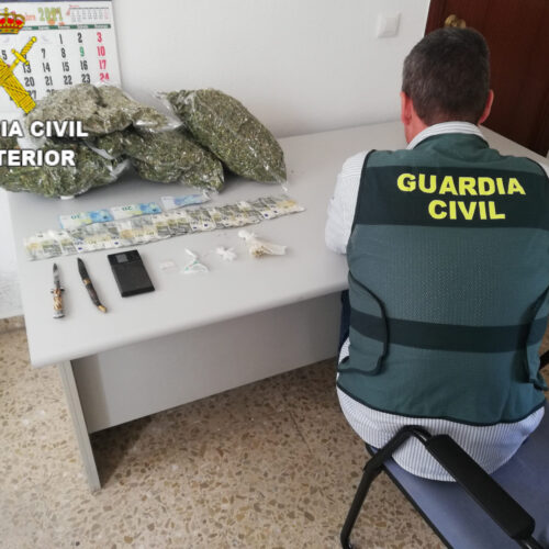 La Guàrdia Civil deté a una desena de persones per tràfic de drogues en Carlet i Alfarrasí