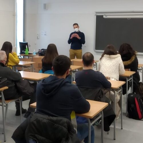 L’IES Jaume I acull una xerrada motivacional sobre el tèxtil a càrrec de Tèxtils Mora