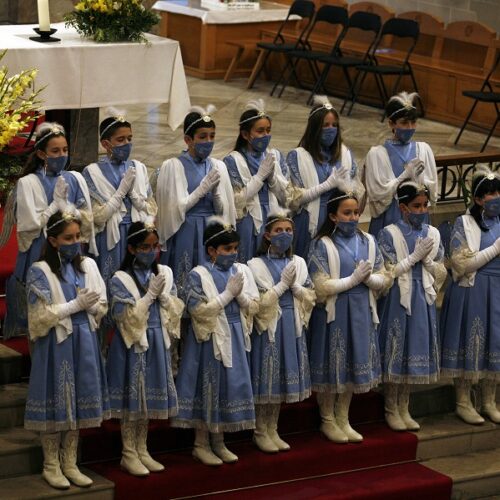 Los angelitos de Ontinyent cantan a la Virgen de Valls