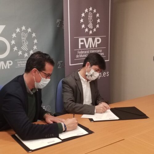 La Asociación de Prensa Comarcal firma un convenio con la FVMP para "consolidar la comunicación local"