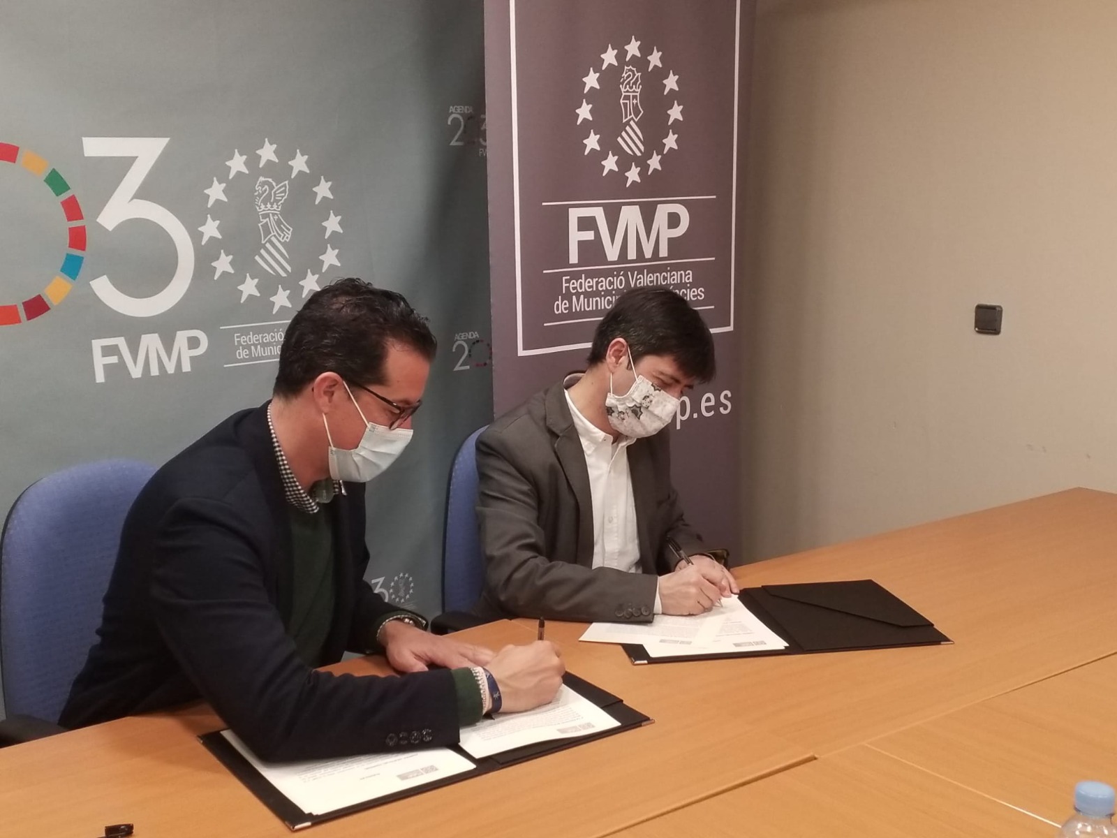 La Asociación de Prensa Comarcal firma un convenio con la FVMP para "consolidar la comunicación local" El Periódico de Ontinyent - Noticias en Ontinyent