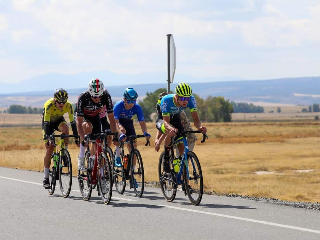 Jordi Gandia es troba disputant la 4a etapa de la Vuelta Hispania El Periòdic d'Ontinyent - Noticies a Ontinyent