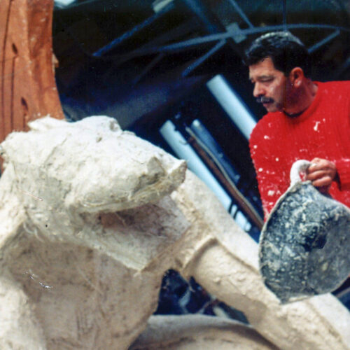 Una exposició en el MuVIM s’acosta a la figura de l’escultor ontinyentí Joan Martí
