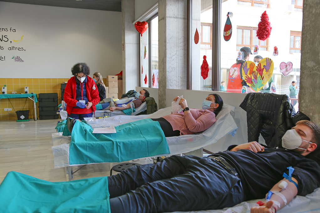 El col·legi Santa Maria registra una gran afluència de donants de sang El Periòdic d'Ontinyent - Noticies a Ontinyent