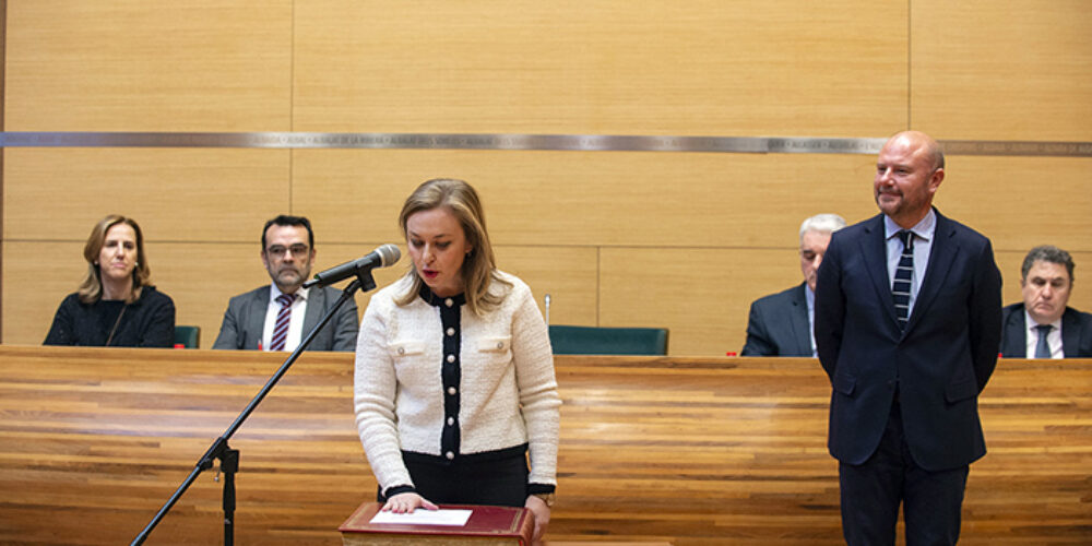 Natalia Enguix pren possessió com a nova diputada de la Diputació de València