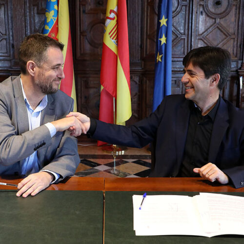 Generalitat i Premsa Comarcal suscriuen un conveni per a promoure la comunicació de proximitat