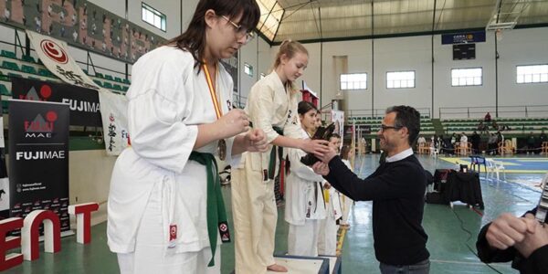 El XLII Campionat d’Espanya de Shinkyokushinkai reuneix karatekes de tota Espanya a Ontinyent