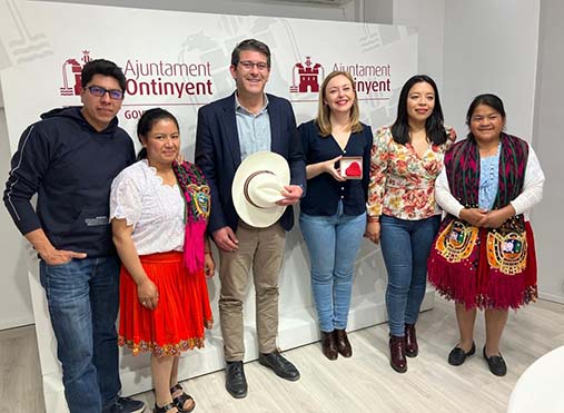 La realitat de les dones de l'Equador arriba a Ontinyent amb el programa "Ser dona al Sud" del Fons Valencià per la Solidaritat. El Periòdic d'Ontinyent - Noticies a Ontinyent