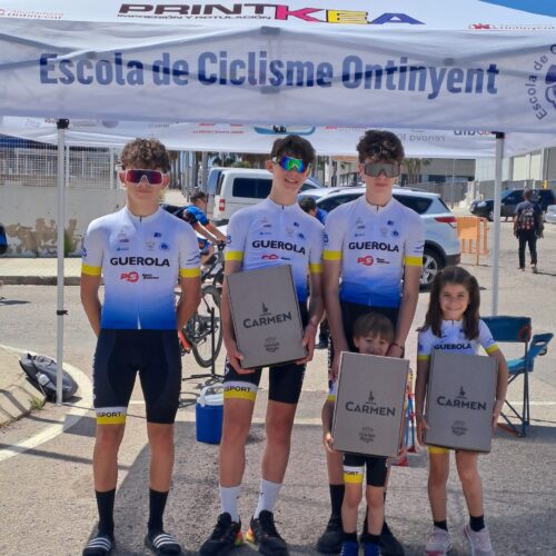 Podium para tres miembros de la escuela del Club Ciclista de Ontinyent