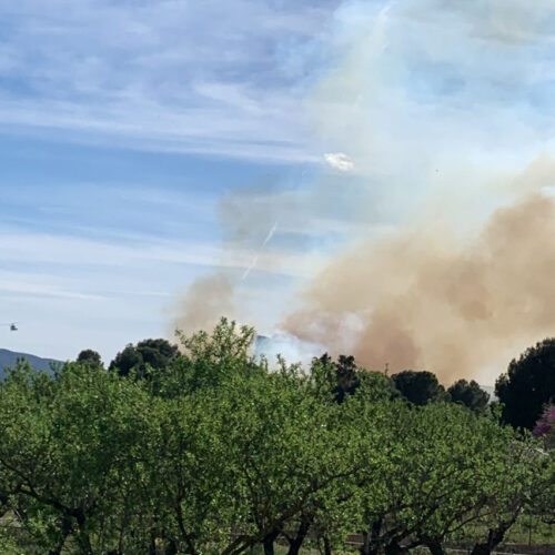 Es declara un incendi forestal a Quatretonda