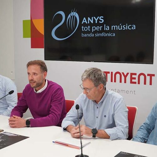 La banda sinfónica “Todo por la música” de Ontinyent inicia las celebraciones de su XX aniversario con el apoyo del Ayuntamiento