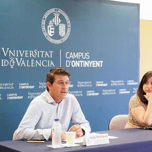 La Universitat de València implantarà “La Nau Gran” a Ontinyent per a consolidar la formació per a persones majors