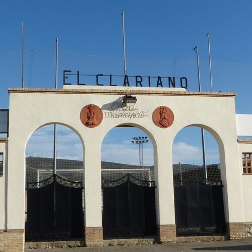 Ontinyent equipa el camp del Clariano amb il·luminació vàlida per a jugar partits internacionals