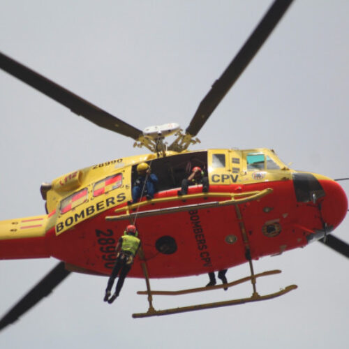 Operació de rescat d’una persona que ha caigut al barranquet de Pola a Ontinyent