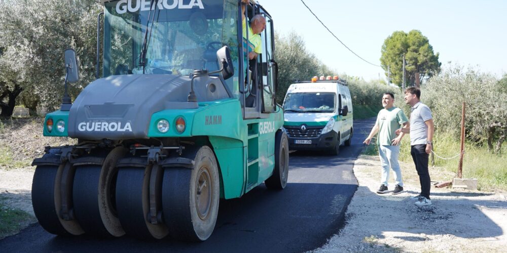 El Ayuntamiento ejecuta las obras de mejora de la seguridad del camino El Llombo y la Senda de los Cinco Hermanos