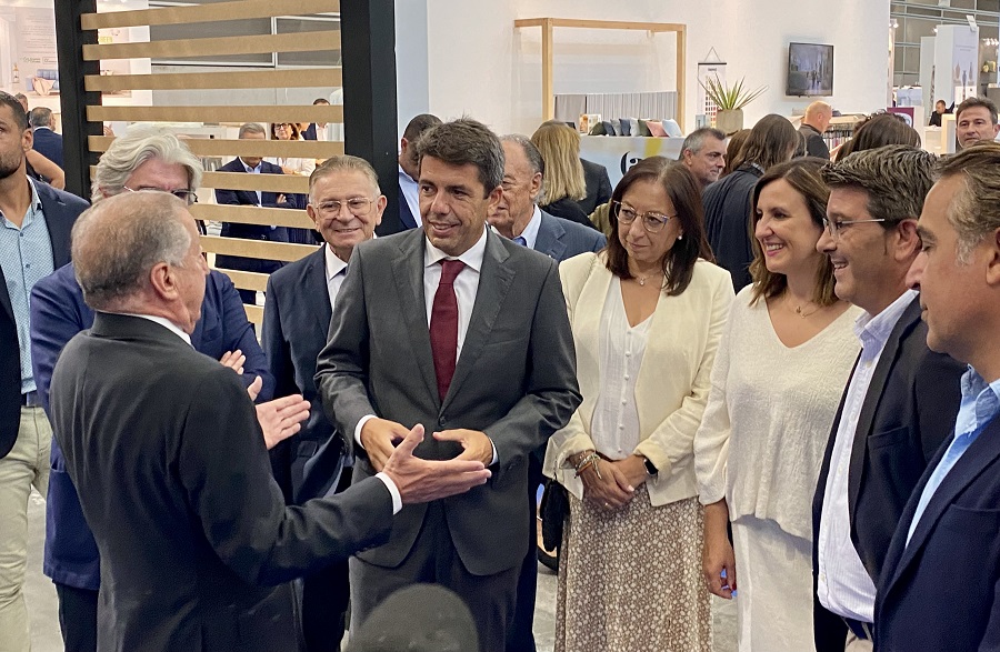 Carlos Mazón inaugura la Fira Textilhogar El Periòdic d'Ontinyent - Noticies a Ontinyent