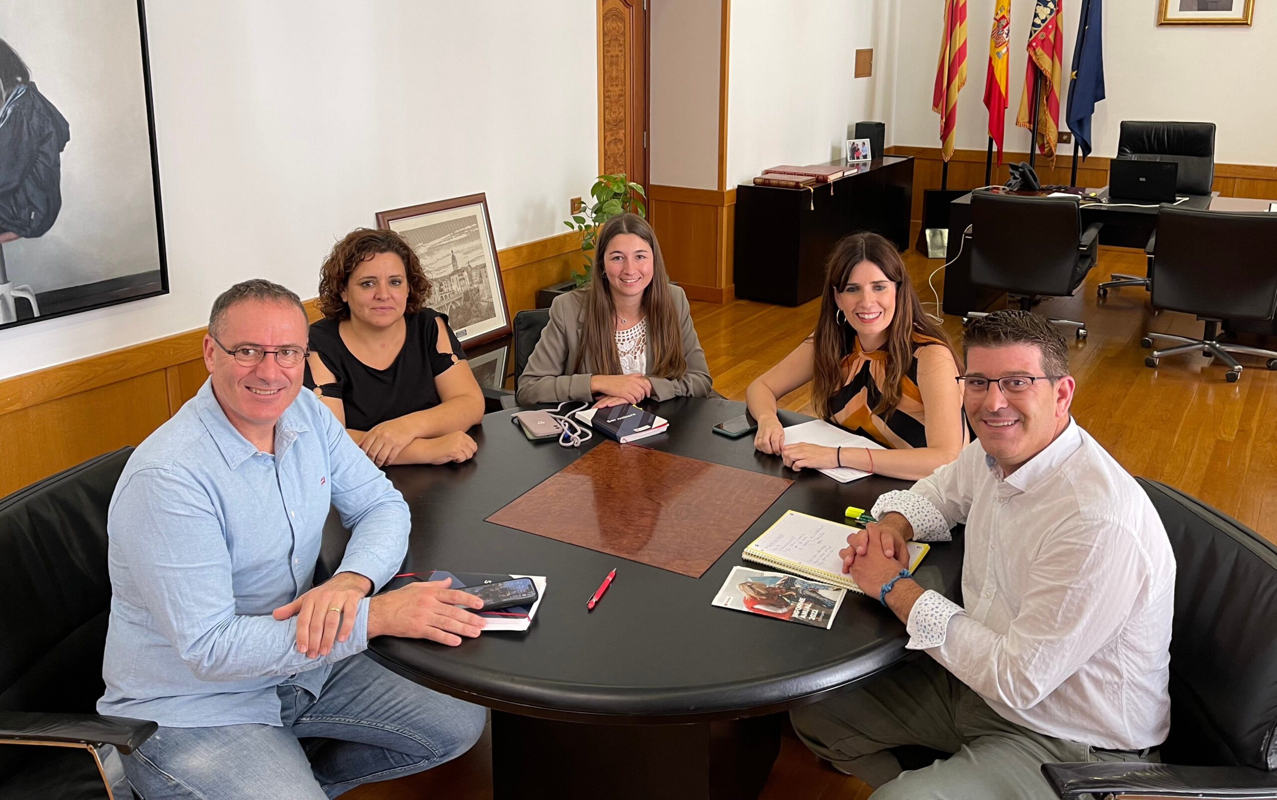 L'alcalde d'Ontinyent rep a la nova direcció del Comité Local de Creu Roja El Periòdic d'Ontinyent - Noticies a Ontinyent