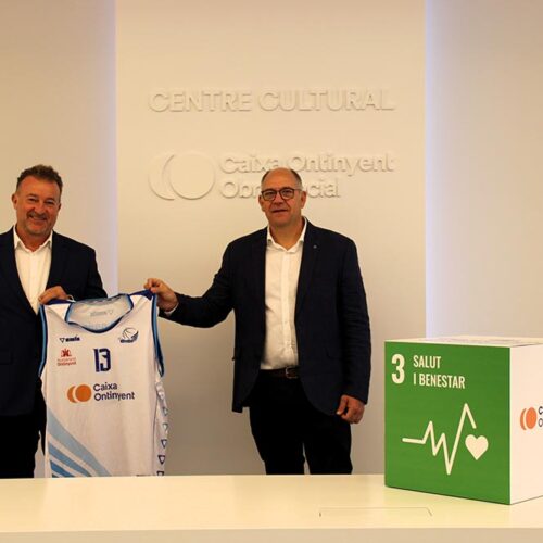 Caixa Ontinyent impulsa la pràctica esportiva junt amb l’Ontinyent Club Bàsquet