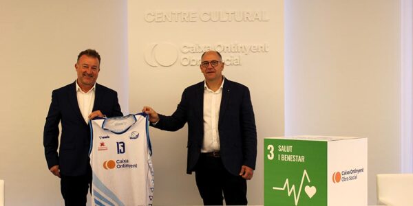 Caixa Ontinyent impulsa la pràctica esportiva junt amb l’Ontinyent Club Bàsquet