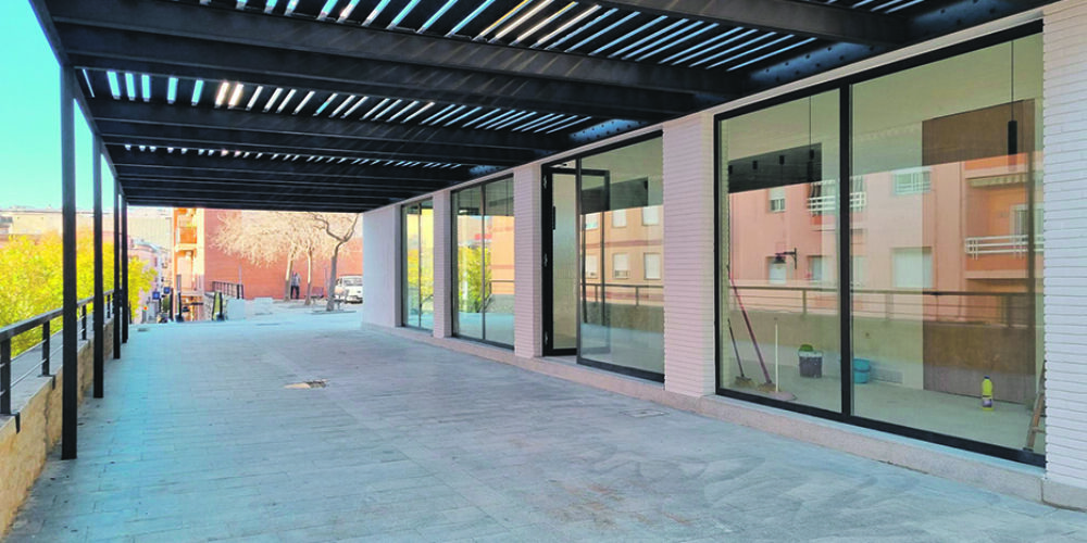 Ultiman la obra de la nueva cafetería del Mercado de Ontinyent