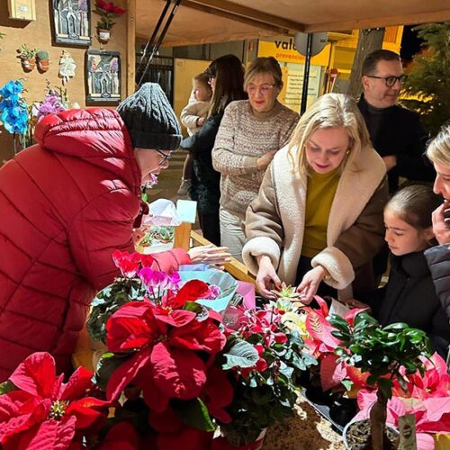 La segona edició del Mercat de Nadal d’Ontinyent conclou amb èxit de participació, de públic i de compres