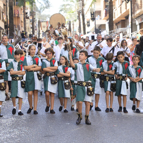 La respuesta de los colegios de Ontinyent al Desfile del Medio Año Infantil
