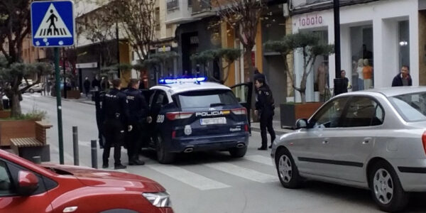 Aparatosa detenció policial a un presumpte lladre en Martínez Valls