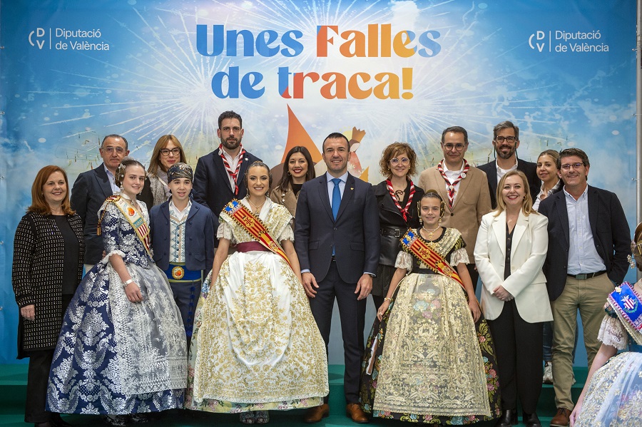 Los falleros de Sant Josep visitan la Diputación de Valencia El Periódico de Ontinyent - Noticias en Ontinyent