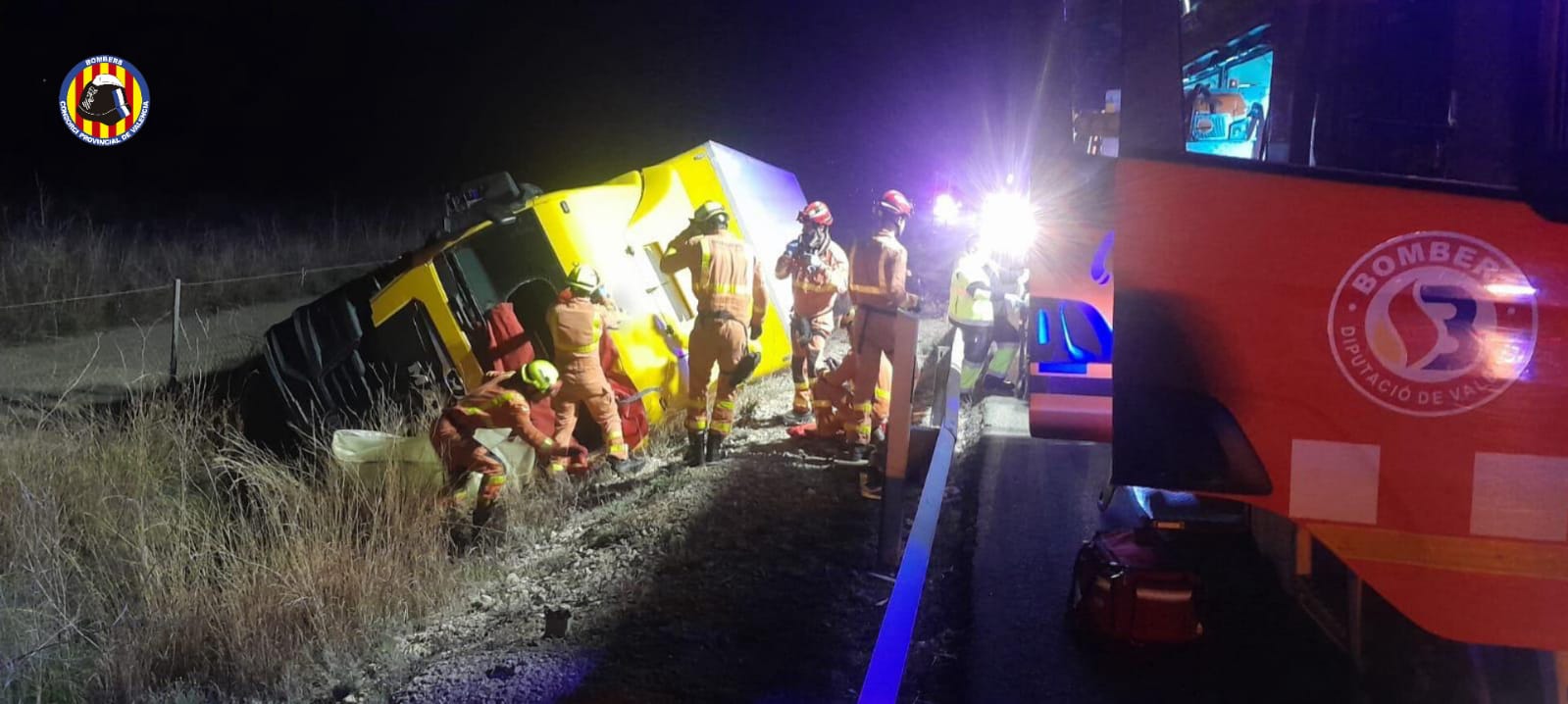 Rescatan al conductor de un camión volcado en Ontinyent El Periódico de Ontinyent - Noticias en Ontinyent