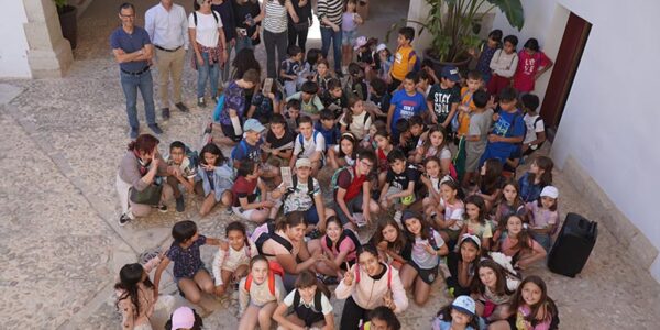 76 alumnes de primària del CEIP Bonavista visiten el Palau de La Vila