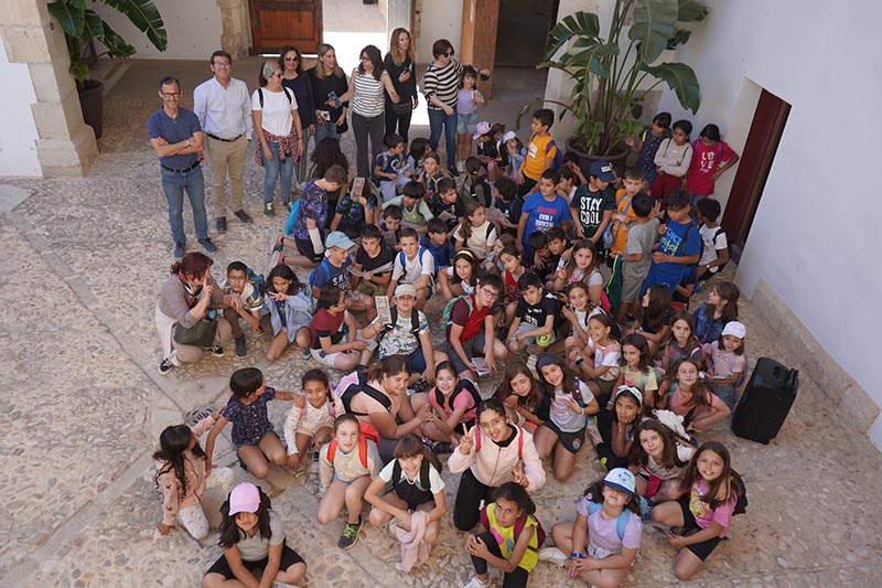 76 alumnes de primària del CEIP Bonavista visiten el Palau de La Vila El Periòdic d'Ontinyent - Noticies a Ontinyent