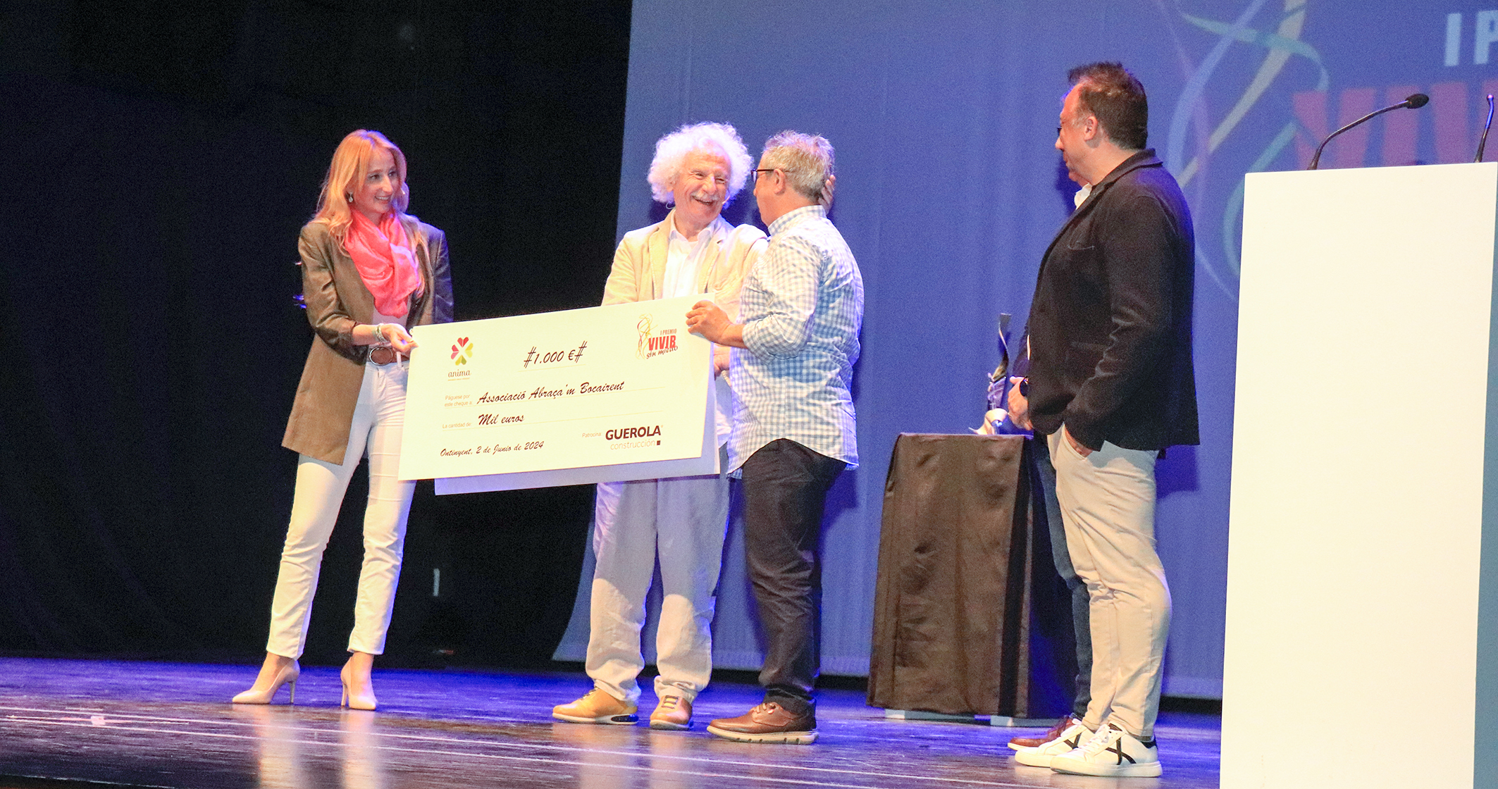 El Brujo dona el premi d'Anima a l'Associació Abraça'm de Bocairent El Periòdic d'Ontinyent - Noticies a Ontinyent