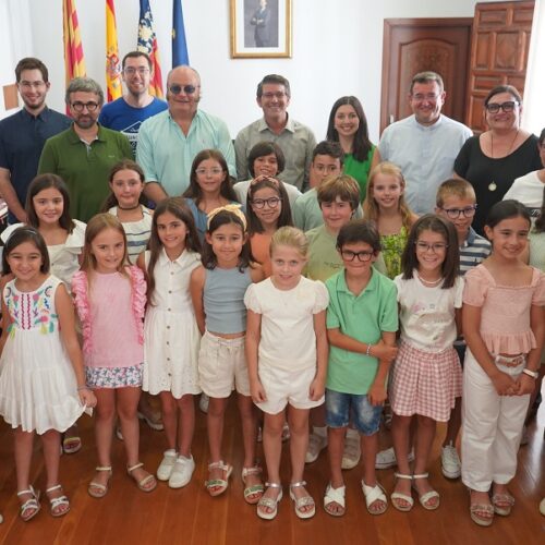 L’alcalde d’Ontinyent rep els Angelets de la Puríssima 2024