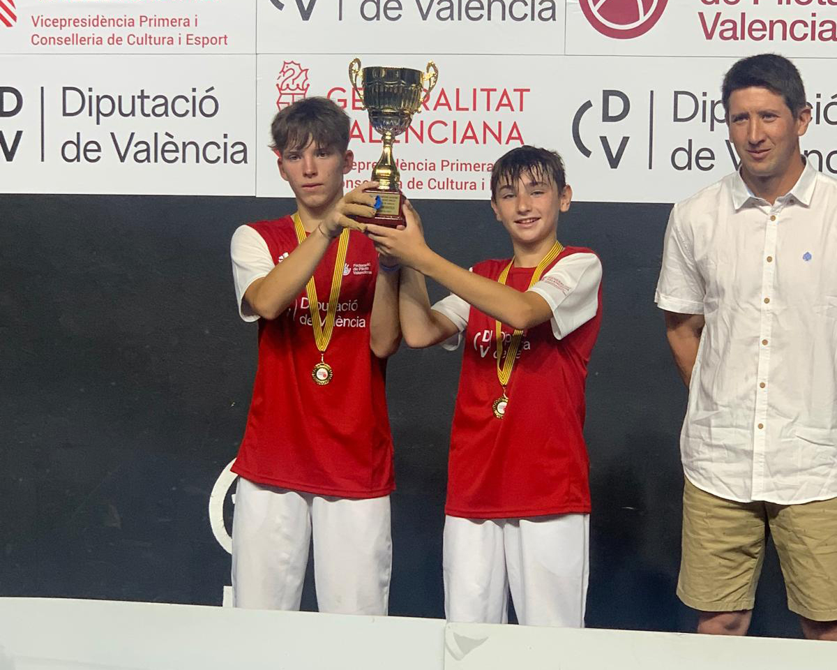 Nicolàs Donat i Lluc Chevet, campions autonòmics de frontó El Periòdic d'Ontinyent - Noticies a Ontinyent