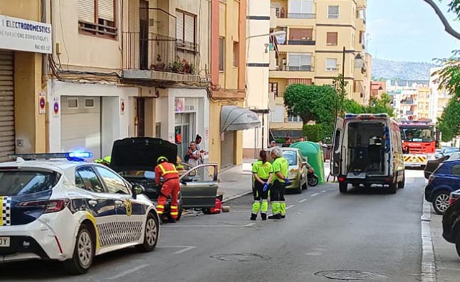 Accident amb ferits al carrer Pintor Segrelles d'Ontinyent El Periòdic d'Ontinyent - Noticies a Ontinyent