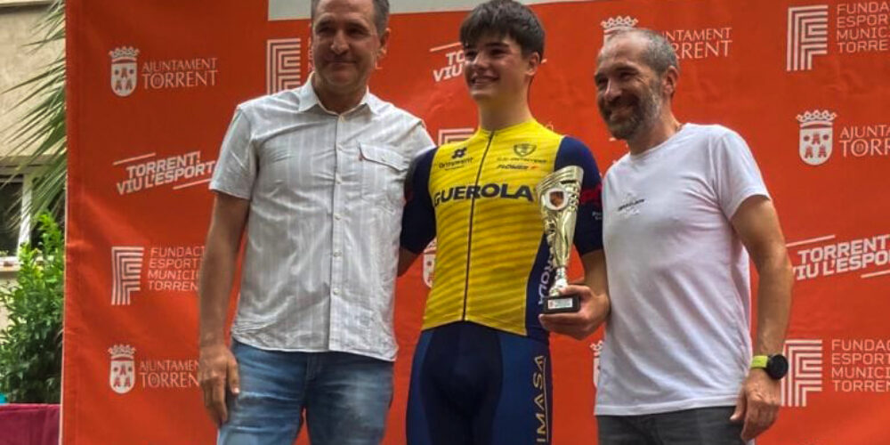 Mateo Ferrero triomfa en la carrera ciclista  ‘Trofeu Caixa Rural Torrent’