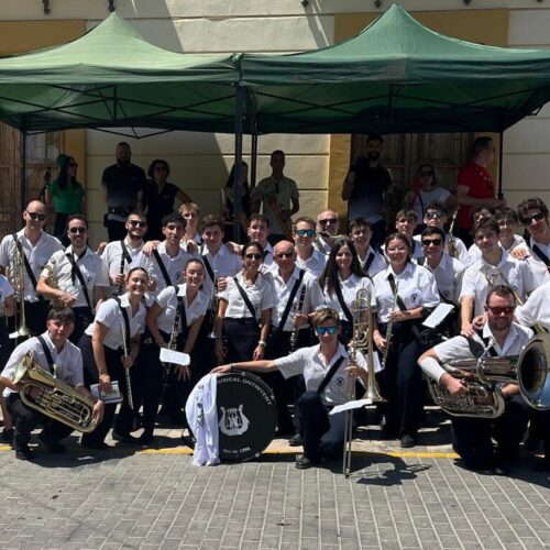 L’Agrupació Musical Ontinyent guanya el premi de l’Entrada de bandes d’Aielo de Malferit