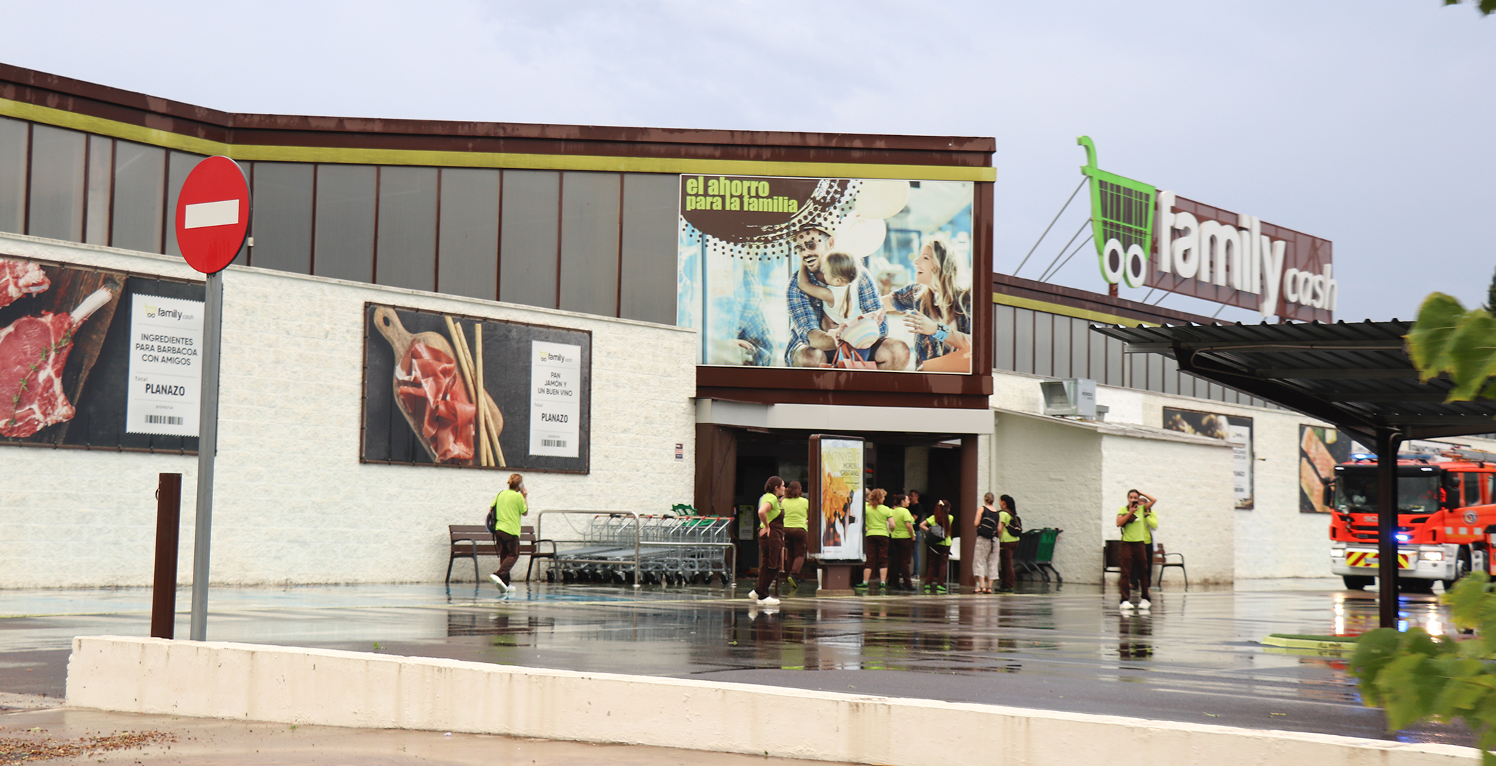 Es desprén part del sostre d'un supermercat a Ontinyent El Periòdic d'Ontinyent - Noticies a Ontinyent