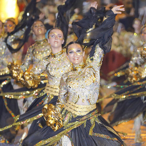 35 ballarines del Ballet Ópera, en la gala d’elecció de les Falleres Majors de València