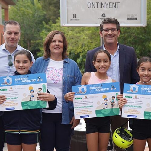 Escolars d’Ontinyent participen en un “bicibus” per celebrar el Dia Mundial Sense Cotxes