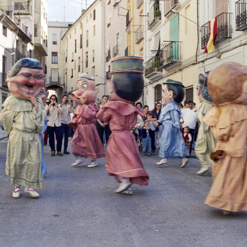 Conxa Ferri edita el primer llibre de fotos de Gegants i Cabets