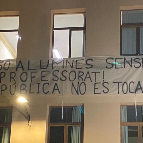 Denuncien que més de 150 alumnes de Sant Carles es quedaran sense professorat