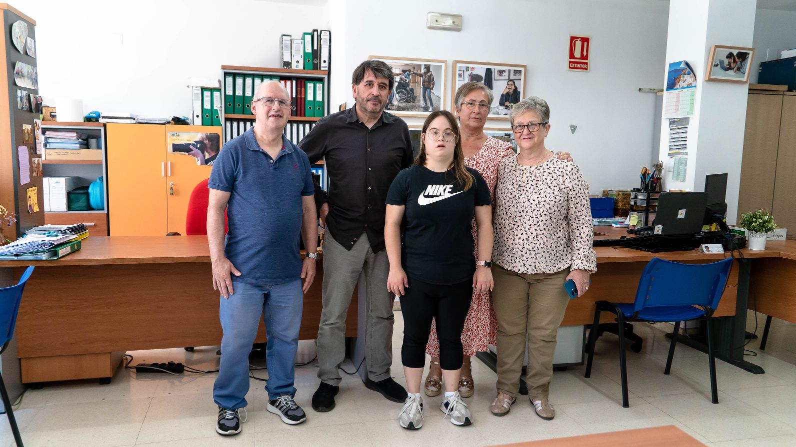 Xavier Mollà cedeix la custòdia del projecte fotogràfic del Trèvol a la fundació El Periòdic d'Ontinyent - Noticies a Ontinyent