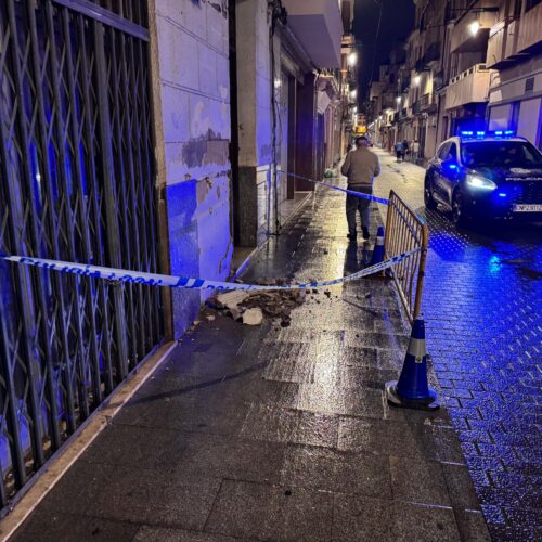 La pluja provoca solsides a les cases del Carrer Major