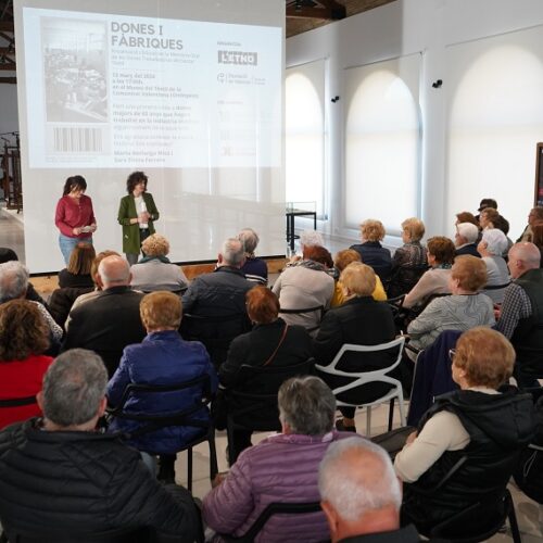 Presenten un audiovisual amb testimonis de treballadores del tèxtil en el segle XX a la Vall d’Albaida