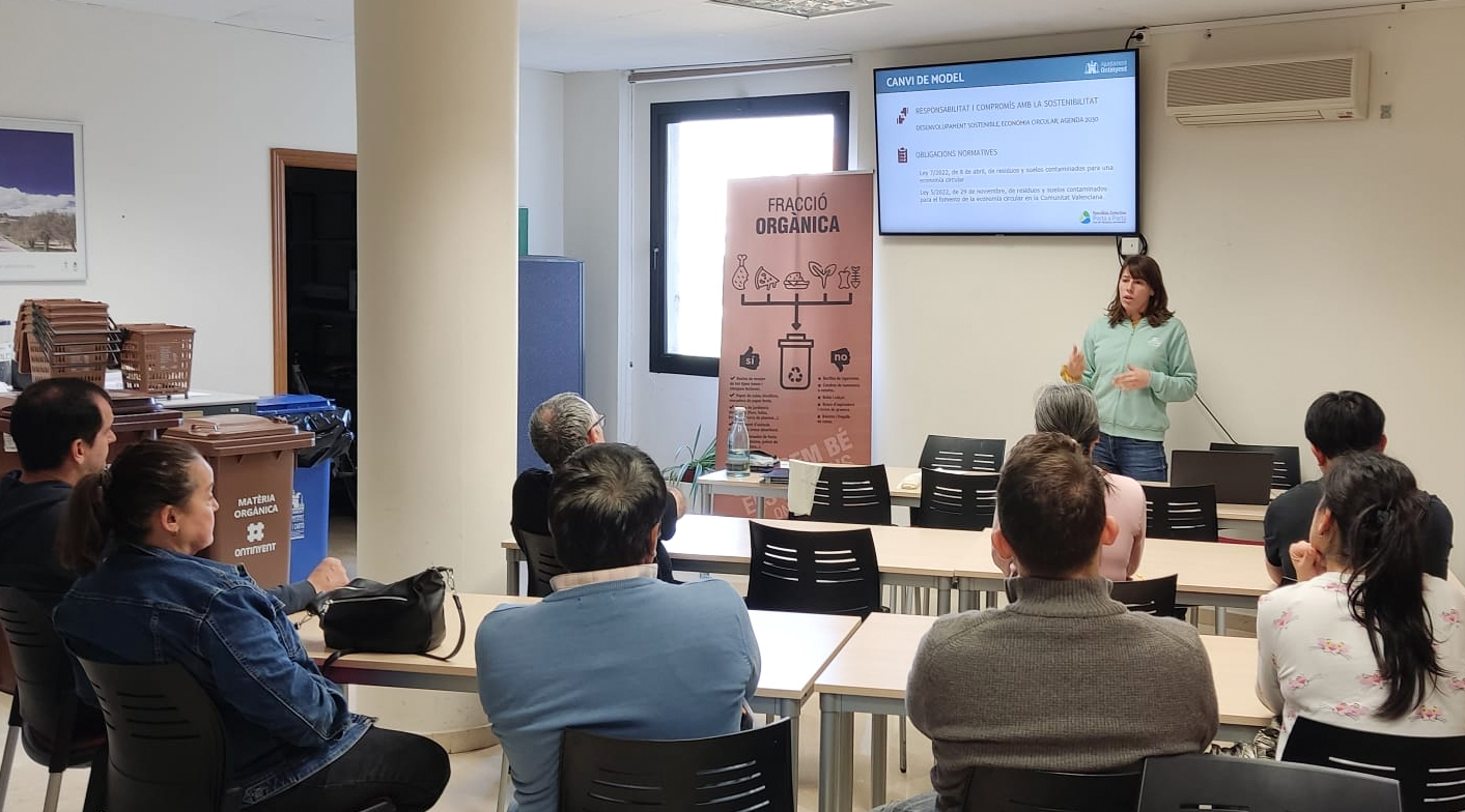 Informen l'hostaleria i l'alimentació sobre el nou sistema de la recollida de fem El Periòdic d'Ontinyent - Noticies a Ontinyent