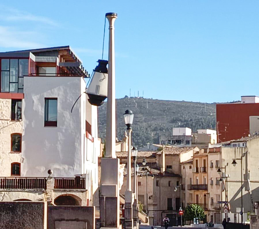 El fort vent arranca un fanal del Pont de Santa Maria El Periòdic d'Ontinyent - Noticies a Ontinyent