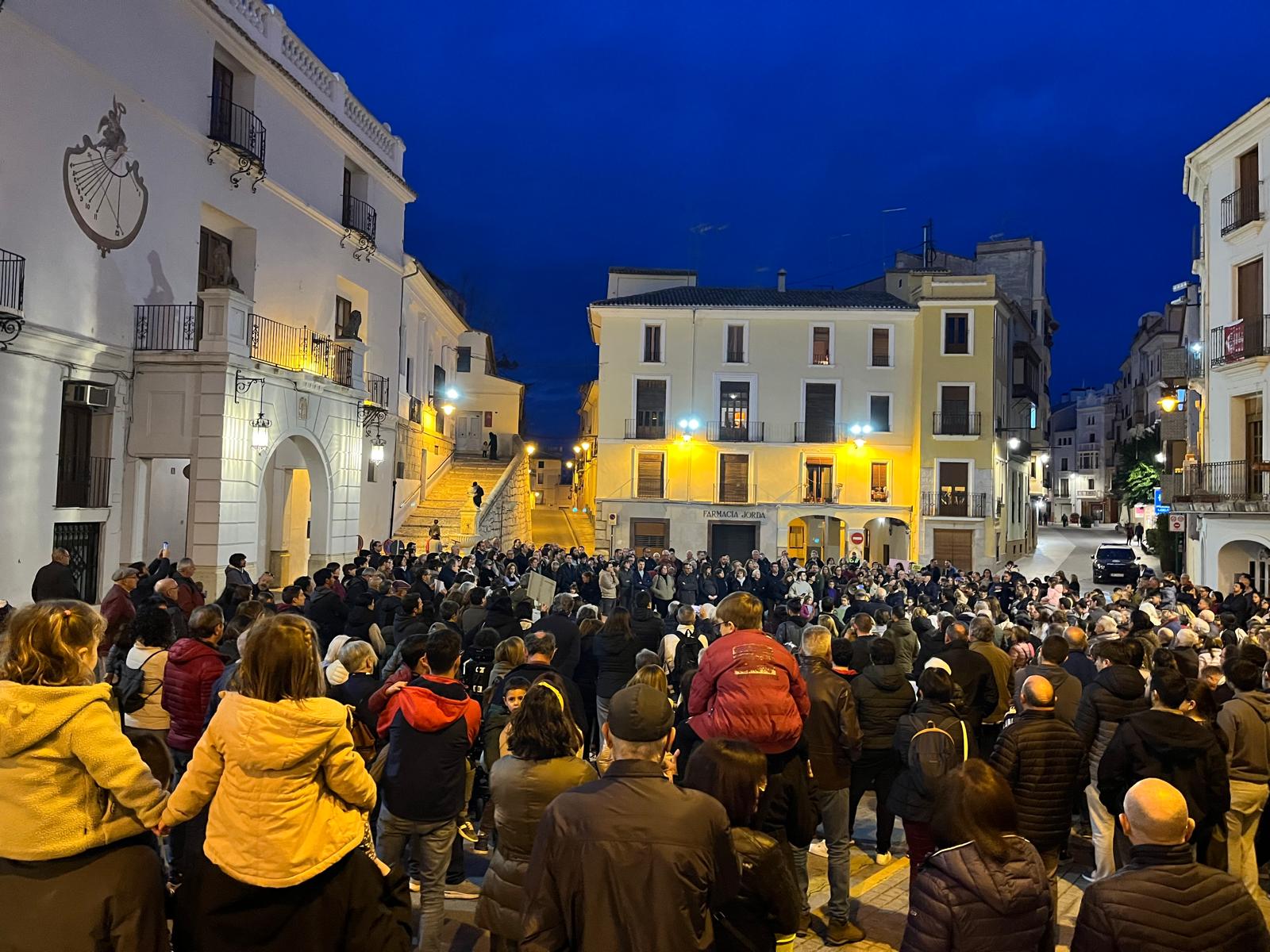 Centenars d'ontinyentins es concentren per dir 'Sí, al valencià' El Periòdic d'Ontinyent - Noticies a Ontinyent